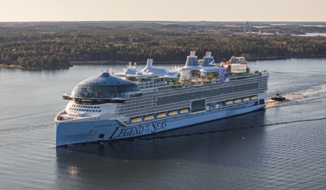 Al via le prove in mare aperto per Legend of the Seas, il debutto a luglio nel Mediterraneo