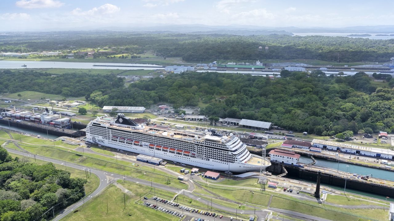MSC Poesia attraversa il Canale di Panama e si prepara al debutto in Alaska
